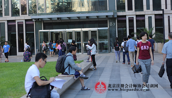 現(xiàn)場直擊：考場外的CPA“百態(tài)”|考場|家屬|考生